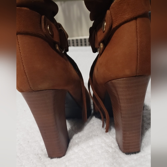 Boots - Picture 3 of 7